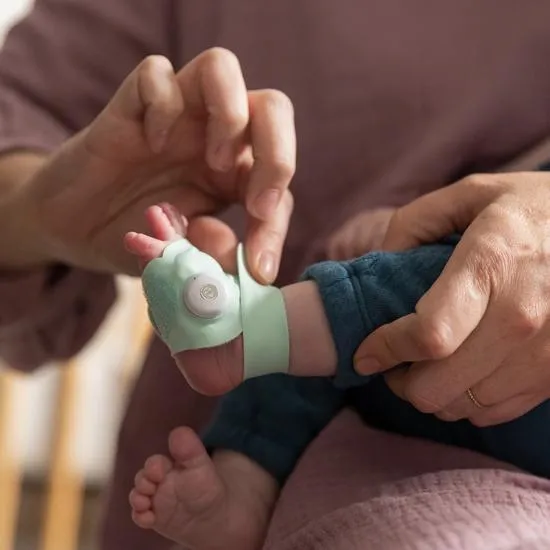 Owlet Smart Sock 3 Bundle - Forever Rainbow