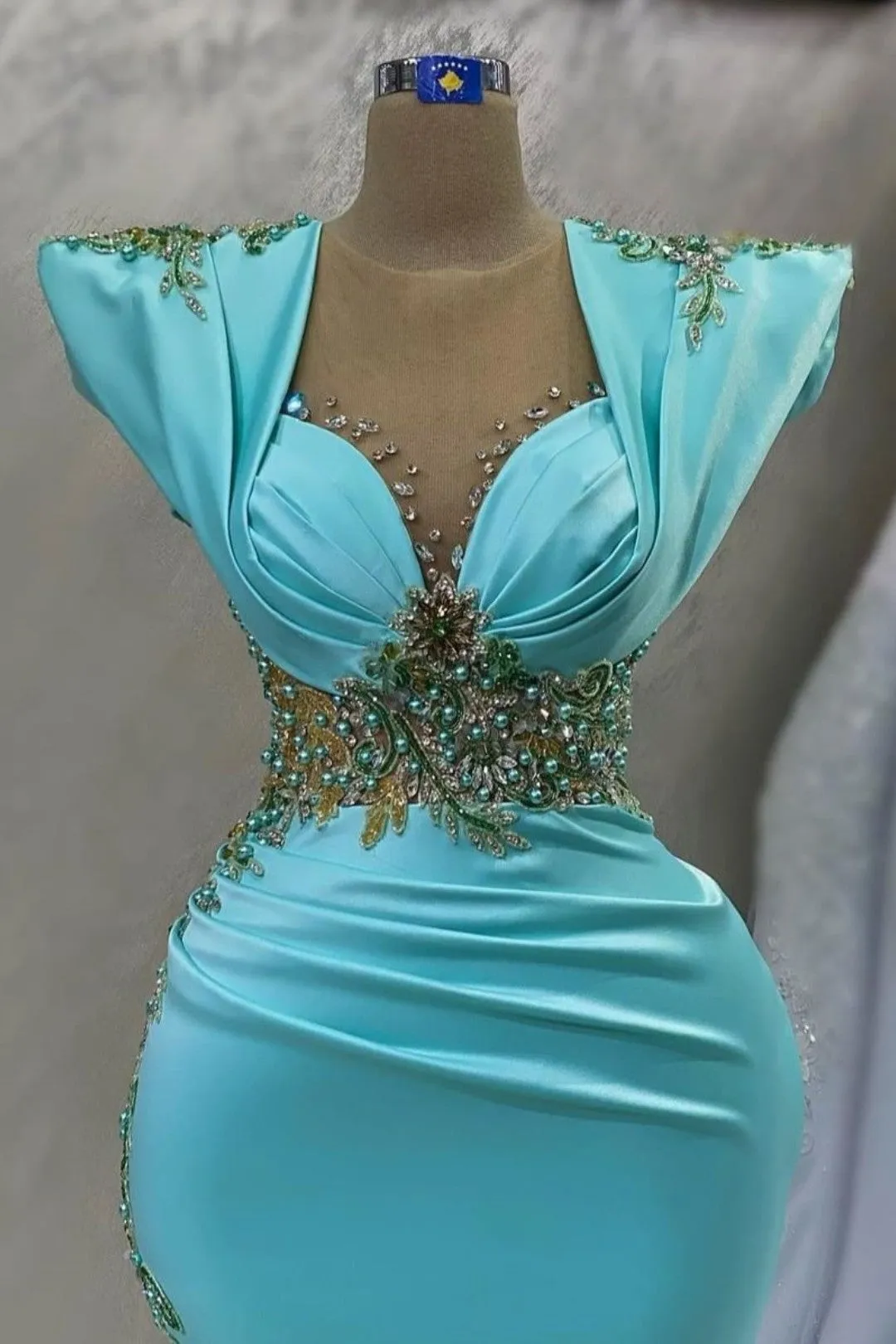 Satin Emerald Prom Dress with Applikation Sleeves and Lang Mermaid